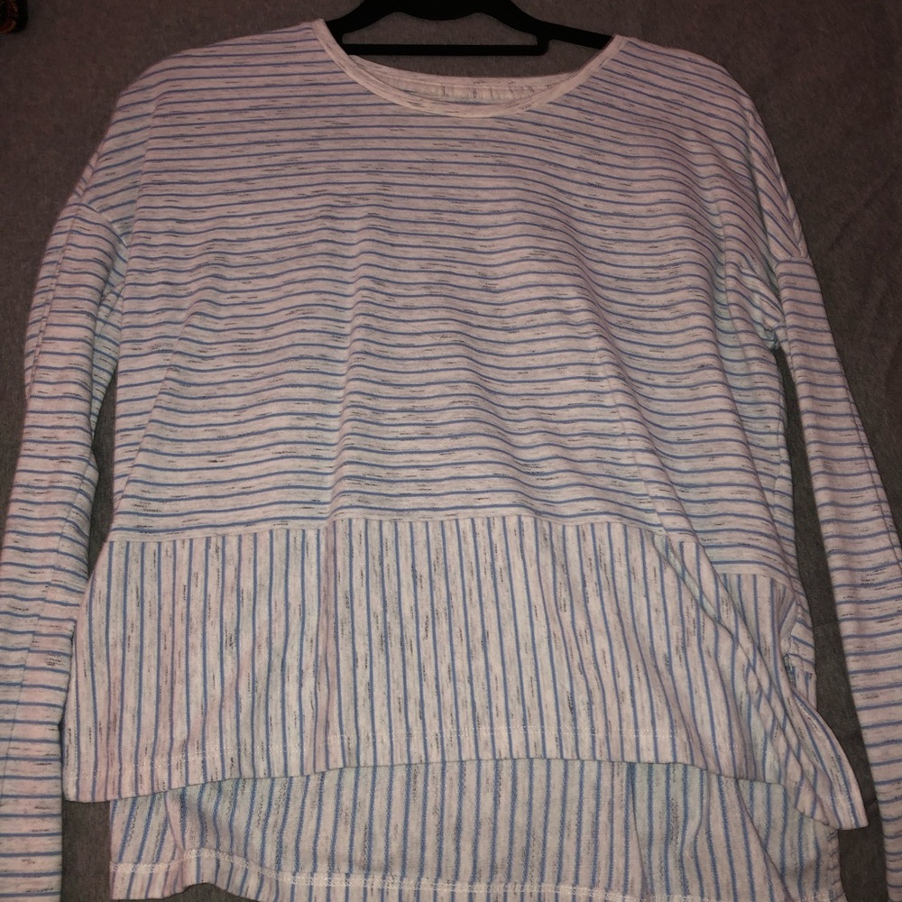 Thin material blue and white stripped top